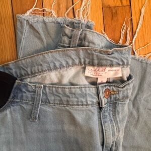 Distressed maternity jeans
